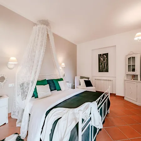 Villa Demal 8&2, Emma Villas